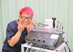 VESTA ESTAと先生 新しい機械に喜ぶ先生